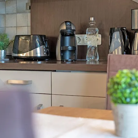 Schmiedestrasse 3 7 *