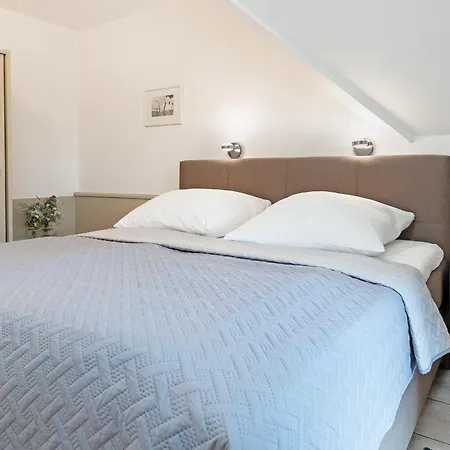 Schmiedestrasse 3 7 Apartament